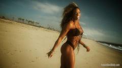 Sexy sport model naked with fine body photosets, she is a sight to behold